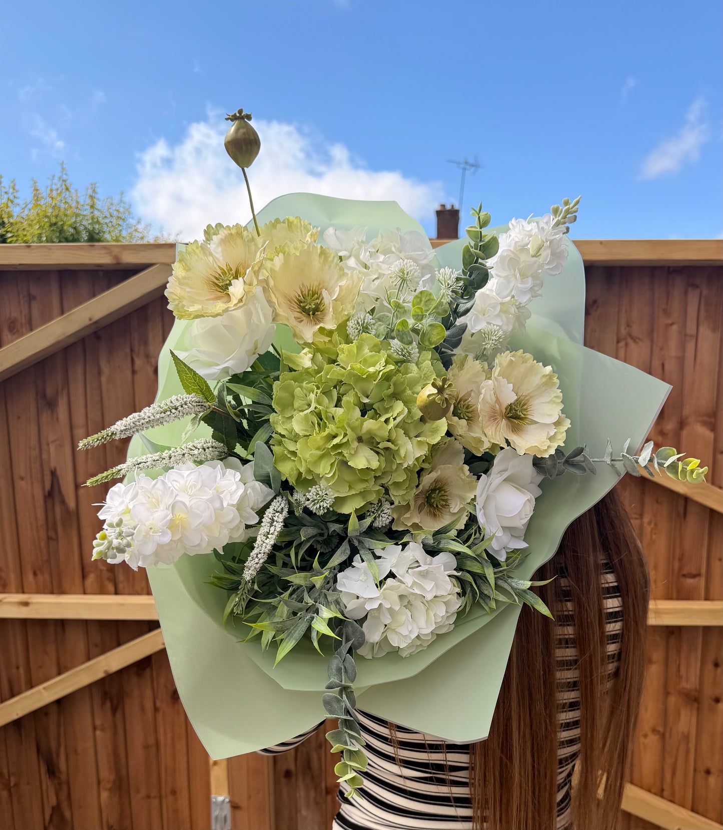 Neutral Artificial Bouquet